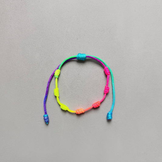 PULSERA DE 7 NUDOS MULTICOLOR